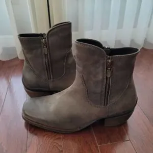 Wolky Alpine Gray Leather Ankle Boots Sz 39