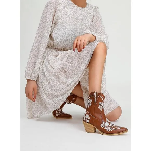 Women's Brown Leather Embroidery Block Heel Cowboy Snip Toe Ankle Boots