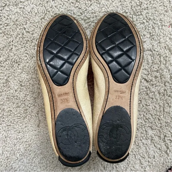 Women's CHANEL Ivory LEATHER Black CAP TOE Ballet Flats DESIGNER Shoes 37.5