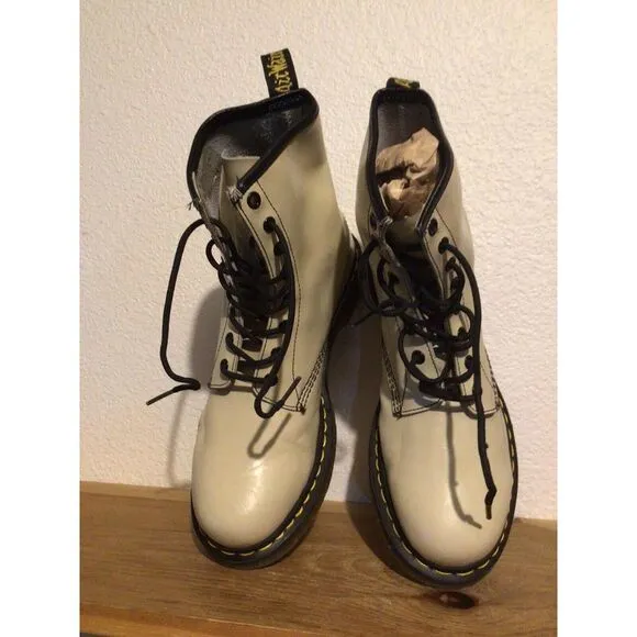 Womens Dr. Martens Cream 1460 Porcelain Sz 11 Patent Leather Lace Up Ankle Boots