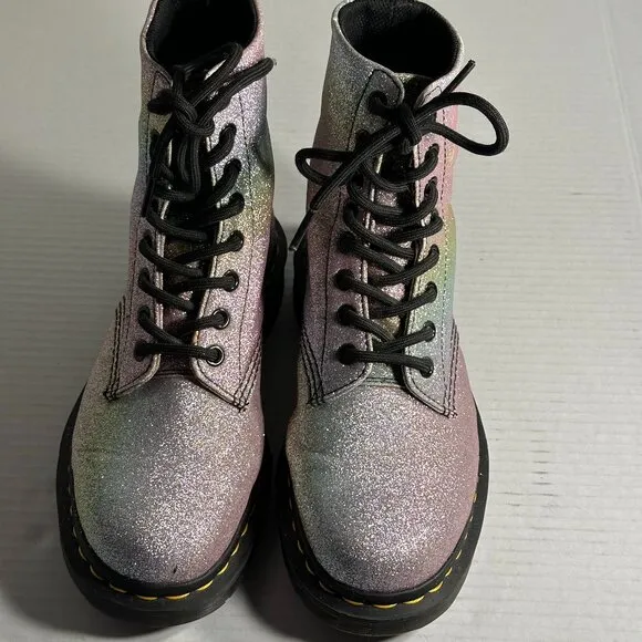Women's Dr. Martens size 6 New boots