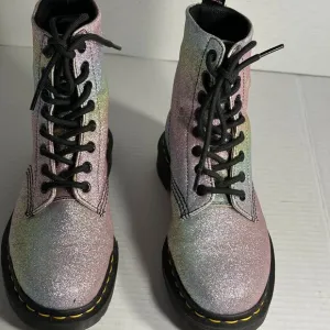 Women's Dr. Martens size 6 New boots