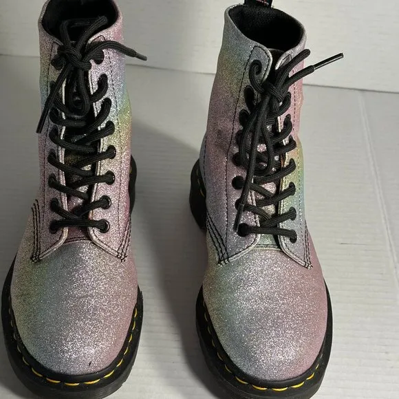 Women's Dr. Martens size 6 New boots