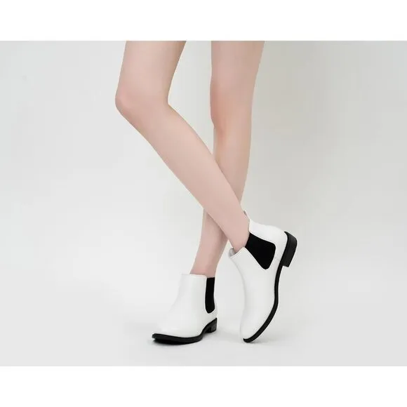 Women's Fall Flat Chelsea Boots White Polyurethane Comfortable Short Ankle Boots