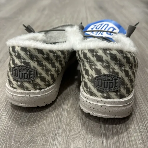Women’s Hey Dude Slip On Shoe Gray Size 7 Wendy Warmth Faux Fur