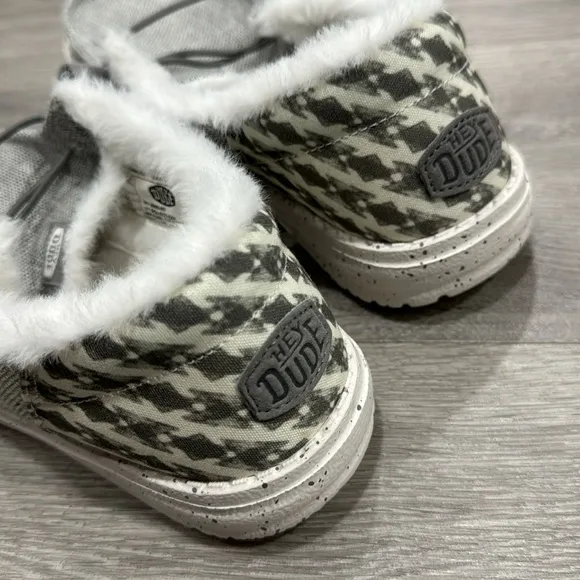 Women’s Hey Dude Slip On Shoe Gray Size 7 Wendy Warmth Faux Fur