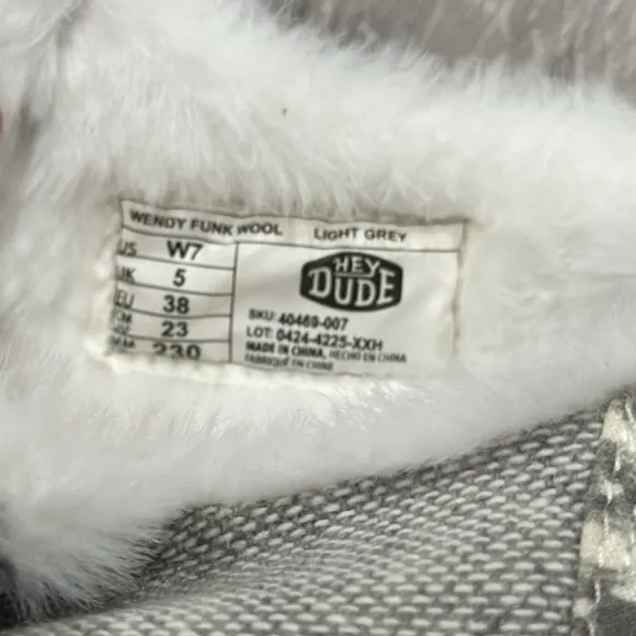 Women’s Hey Dude Slip On Shoe Gray Size 7 Wendy Warmth Faux Fur