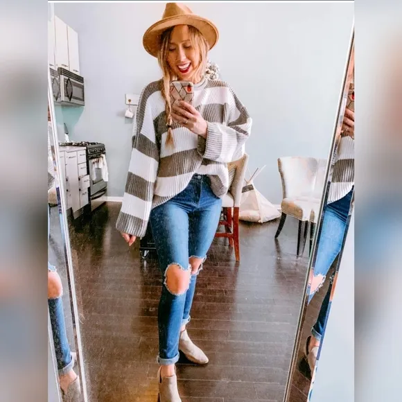 Women's White Grey Colorblock Striped Comfy Oversized Long Sleeve Sweater