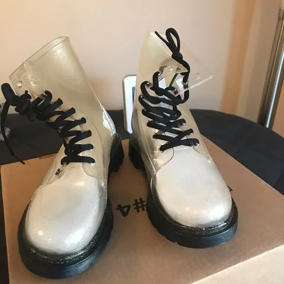 Workshop rain boots