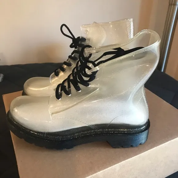 Workshop rain boots