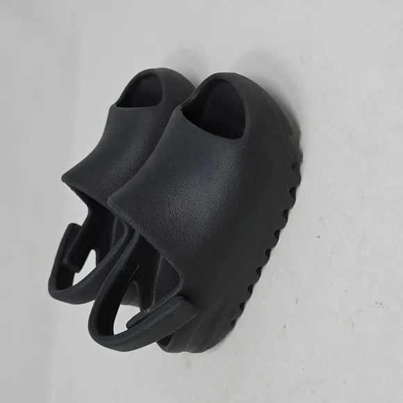 Yeezy Slide Infants Sandals Onyx Size 7K