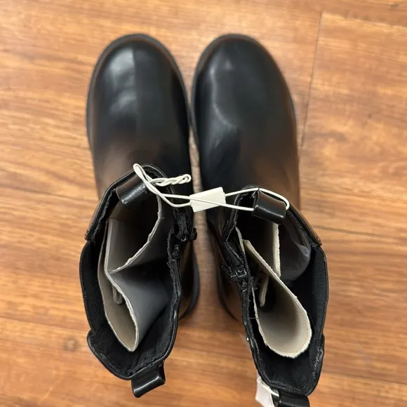 ZARA ankle boots (about a ladies size 5)