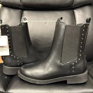 ZARA ankle boots (about a ladies size 5)