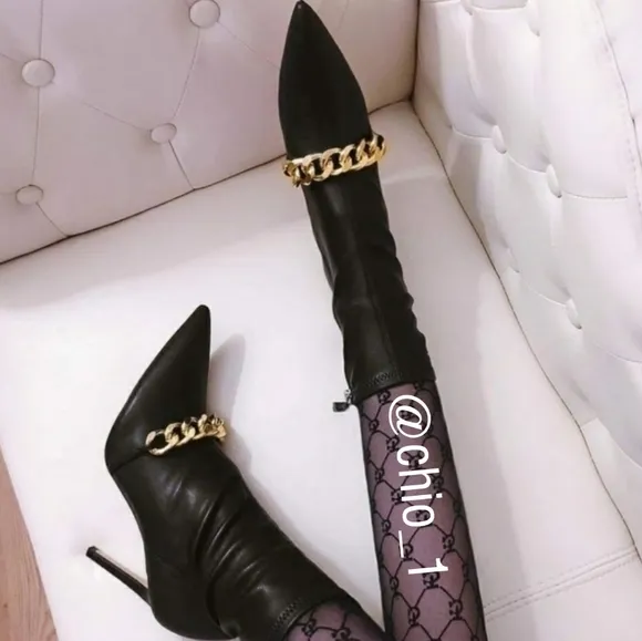 ZARA CHAIN ​​TRIM HEELED ANKLE BOOTS