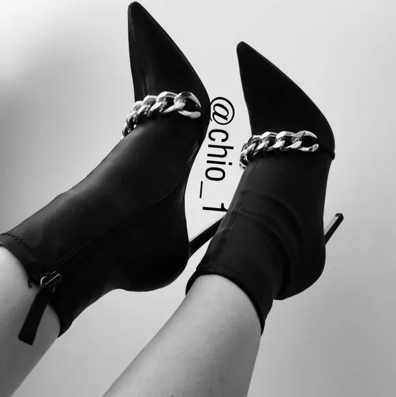 ZARA CHAIN ​​TRIM HEELED ANKLE BOOTS