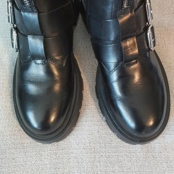 ZARA low heeled Leather ankle boots with buckles