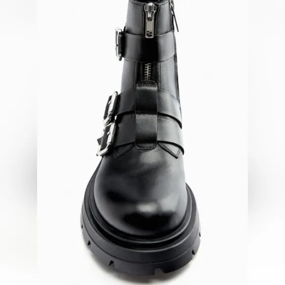 ZARA low heeled Leather ankle boots with buckles