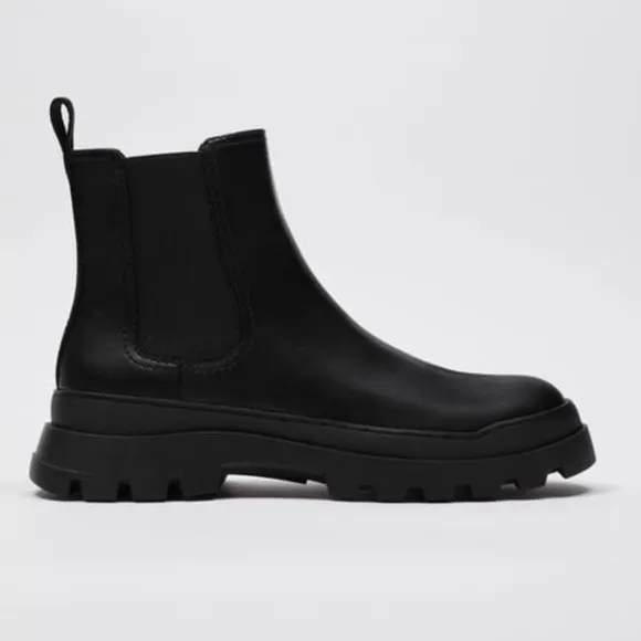 ZARA THICK SOLE ANKLE BOOTS SZ 7