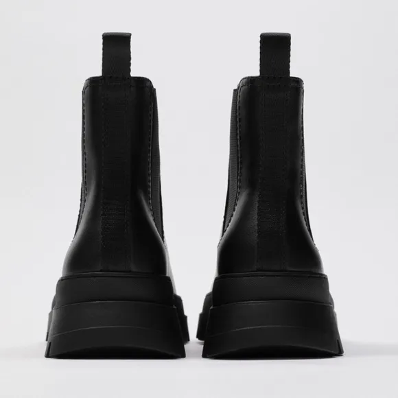 ZARA THICK SOLE ANKLE BOOTS SZ 7