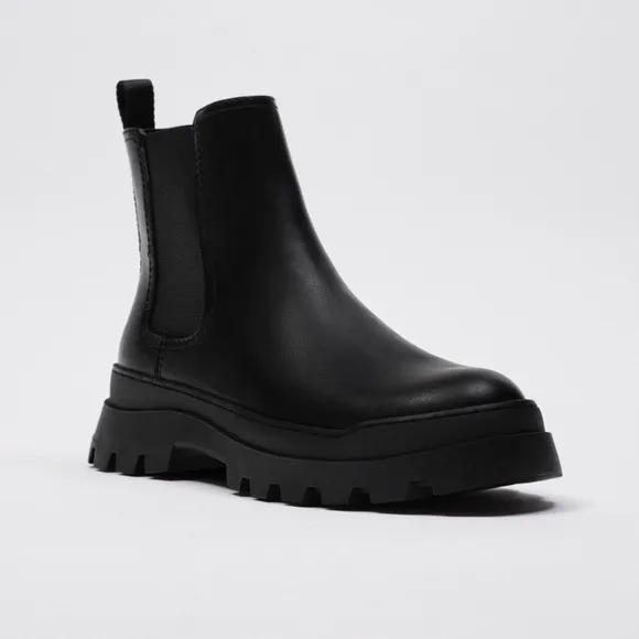ZARA THICK SOLE ANKLE BOOTS SZ 7