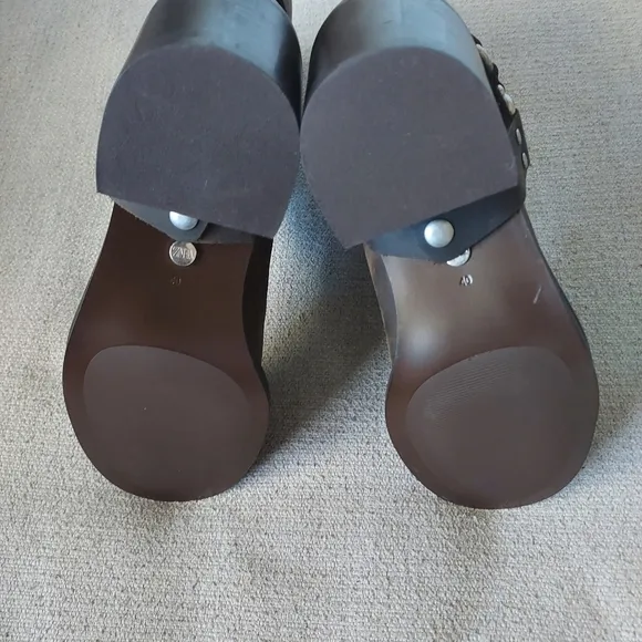 Zara Wide Heeled Leather Ankle boots with Removable Buckle Sz-9