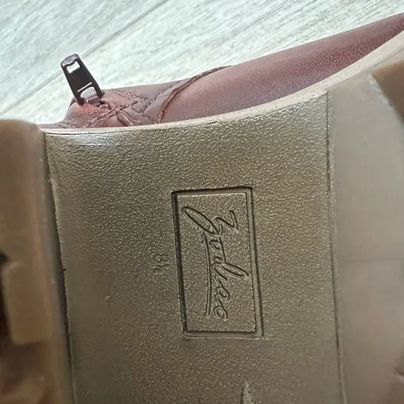 Zodiac Women's Brown Leather Ankle Boots
